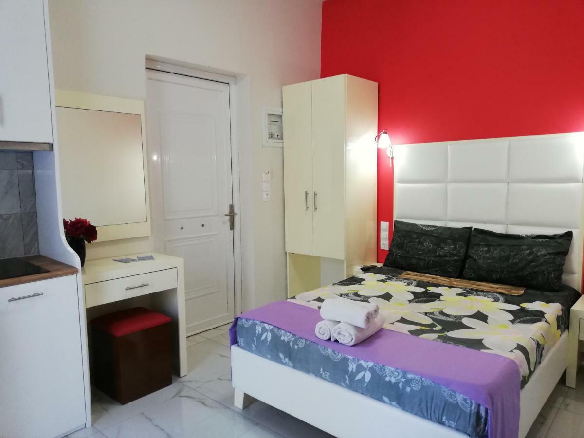 Spiros Rooms Kastrosikia Eksteriør billede